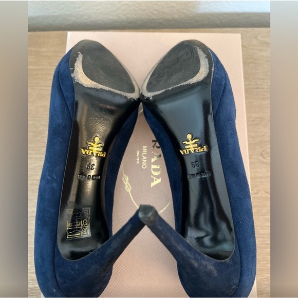 ⭐️ Pre-owned Prada Calzature Donna Suede Pump in Oltremare, Size 39 WITH BOX ⭐️ - Picture 6 of 8